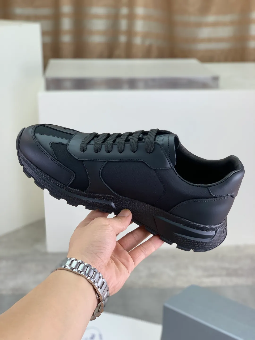 Men's men's shoes💰P580💰【New model】Top quality, new popular models on the official website, which will never go out of style for a century,🆘 The trendy brand (Prada) mainly promotes popular models, avant-garde and versatile fashionable men's shoes, private version molding, cowhide surface splicing 1:1 oil edge processing... fashionable and simple, original imported cowhide interior cowhide feet; the atmosphere and personality are more fashionable, eye-catching and pursuing class. It will subvert old ideas and be a must-have for fashionistas who want to spend time with you! Must keep it! High-end comfort, high-end quality workmanship. Size: 38-44 Various colors available. full package